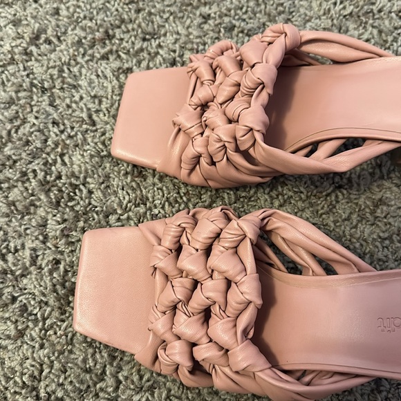 NWOT- Sandals - Picture 9 of 9